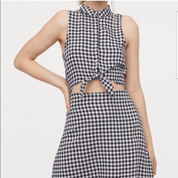 gingham tie up front dress - Picture 2 of 4